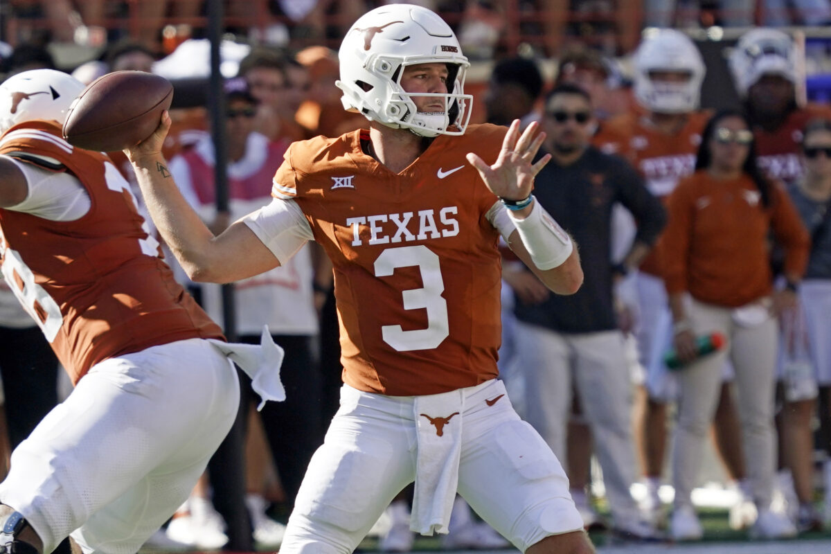Texas QB Quinn Ewers returns to practice, upgraded to “day to day”