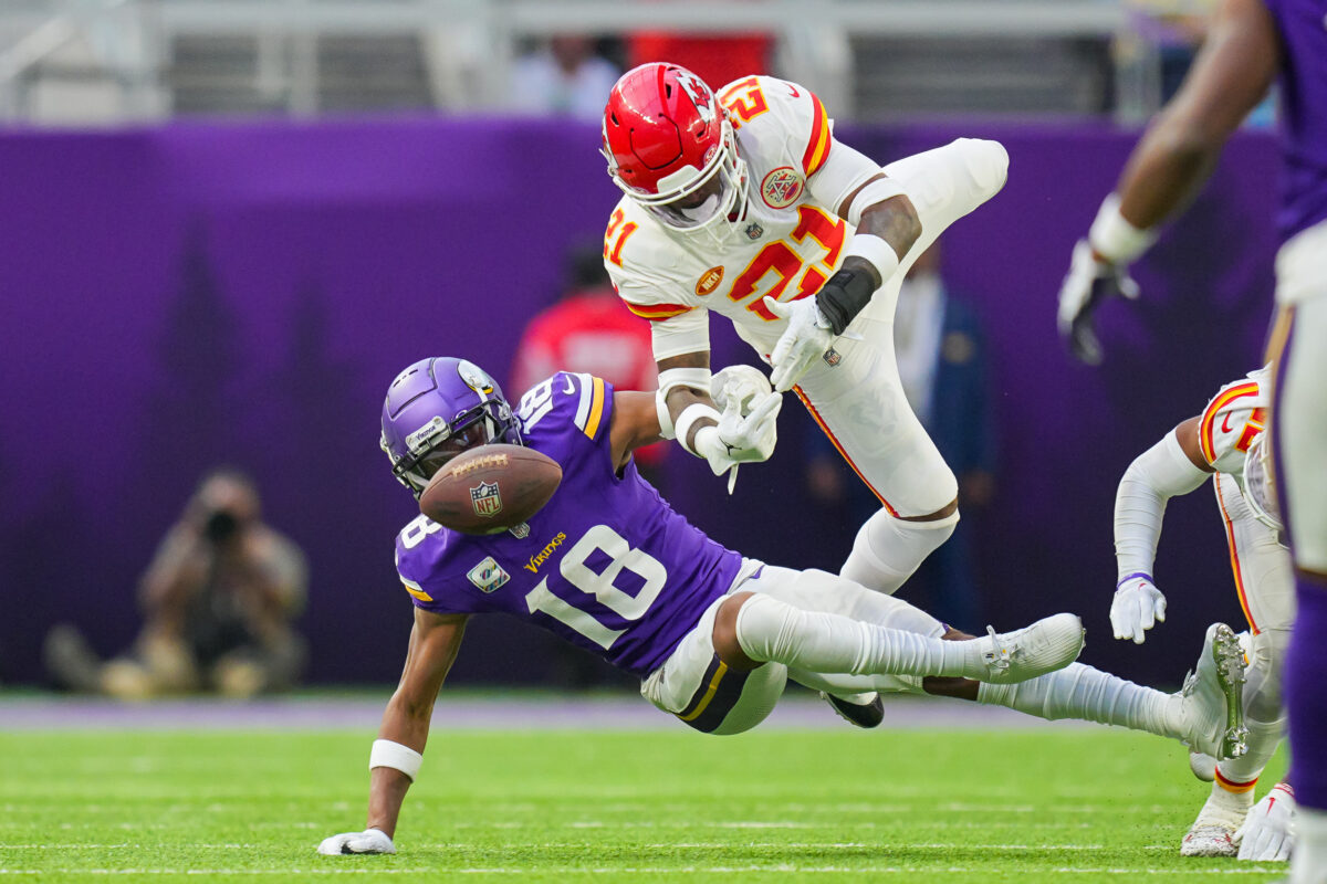Chiefs S Mike Edwards explains decision to lateral ball on fumble recovery vs. Dolphins