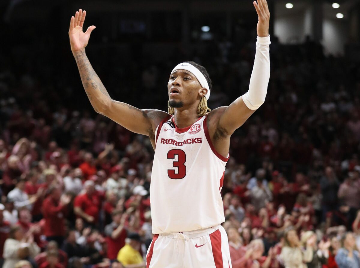 Beyond the Box Score: Rebounding, free throw concerns for Hogs in narrow win