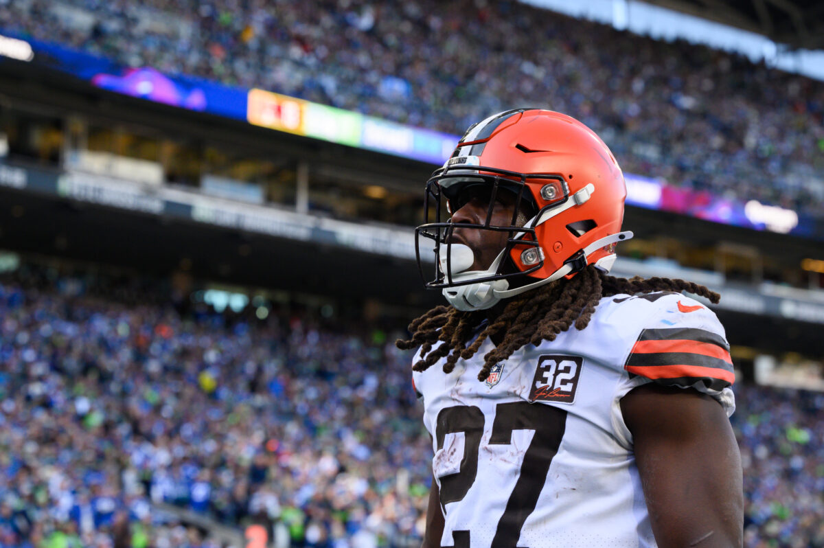 Kareem Hunt keeps finding the endzone as the Browns continue blowout vs. Cardinals