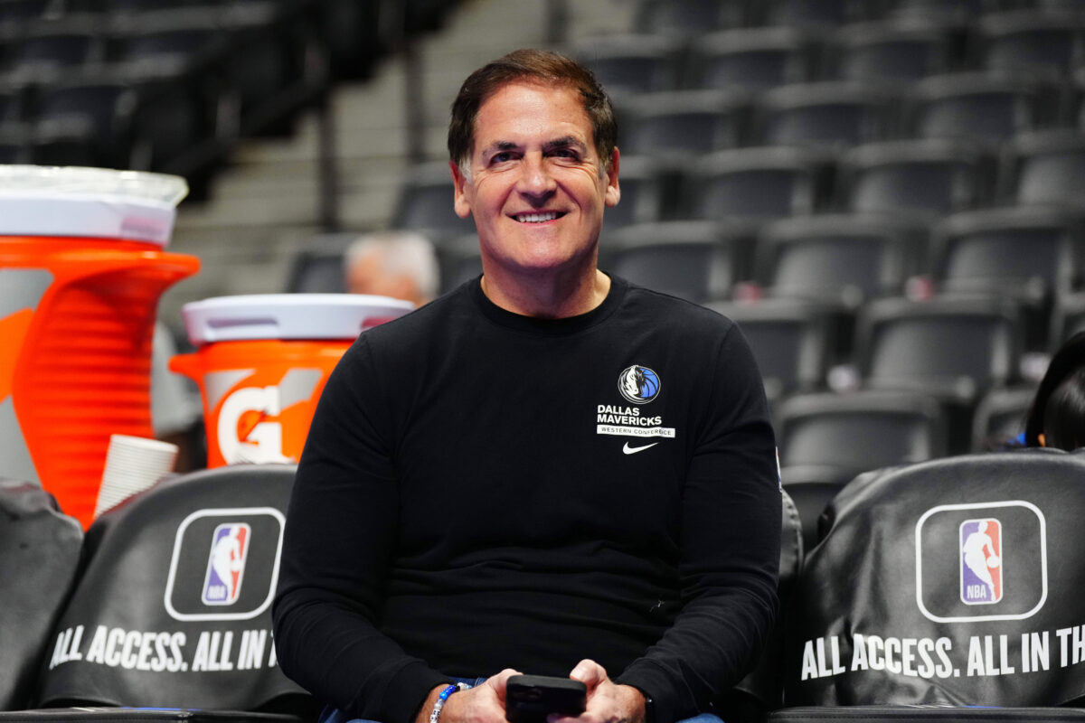 Mark Cuban may sell a majority stake of the Mavericks but keep control of the team and fans are shocked