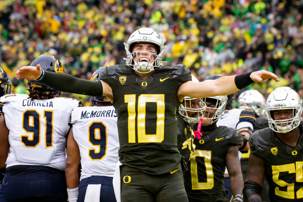 Ducks Wire Player of Game: QB Bo Nix racks up 6 TDs in blowout over Cal