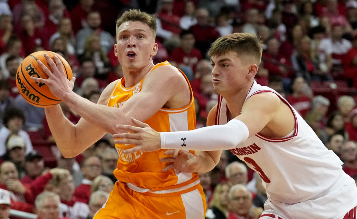 Dalton Knecht scores 24 points in Vols’ win at Wisconsin