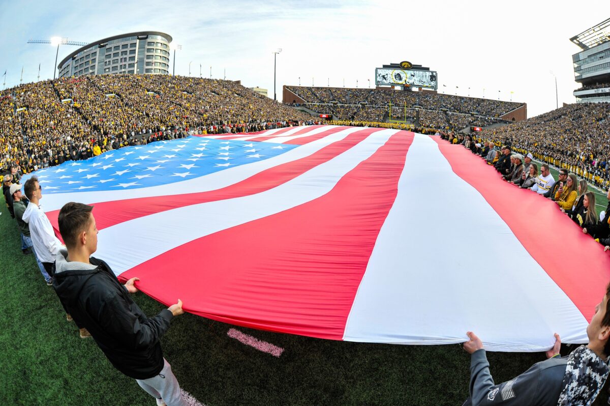 Watch: Rutgers football participates in the Kinnick wave