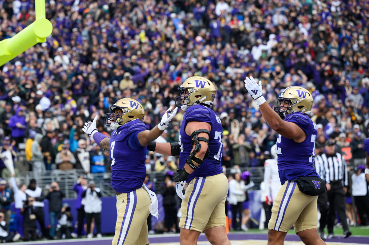 Washington shuts out Utah in second half to remain undefeated