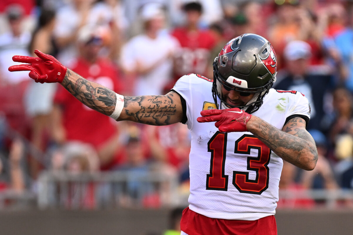 WATCH: Mike Evans grabs his second touchdown of the day against Colts