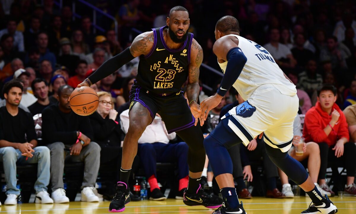LeBron James surpasses Jason Kidd for fifth-most career triple-doubles