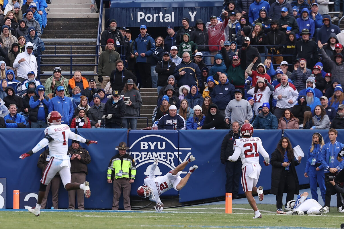 Social Media Reacts: Billy Bowman stops a BYU drive with a 100-yard pick-6