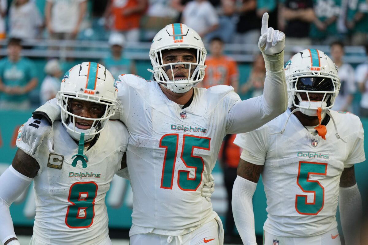 News and notes from Dolphins 20-13 victory over the Raiders