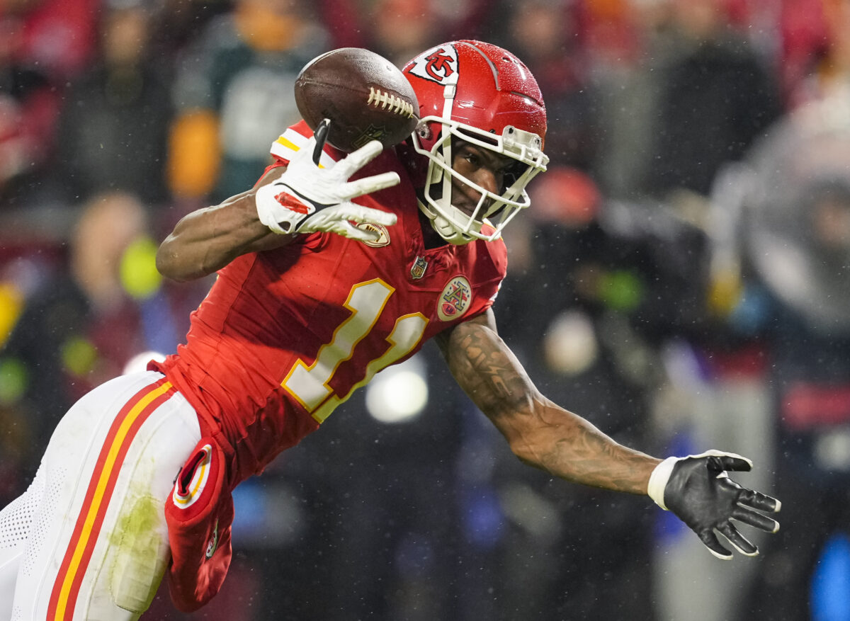 Chiefs receivers’ inability to catch anything vs. Eagles blows up on social media