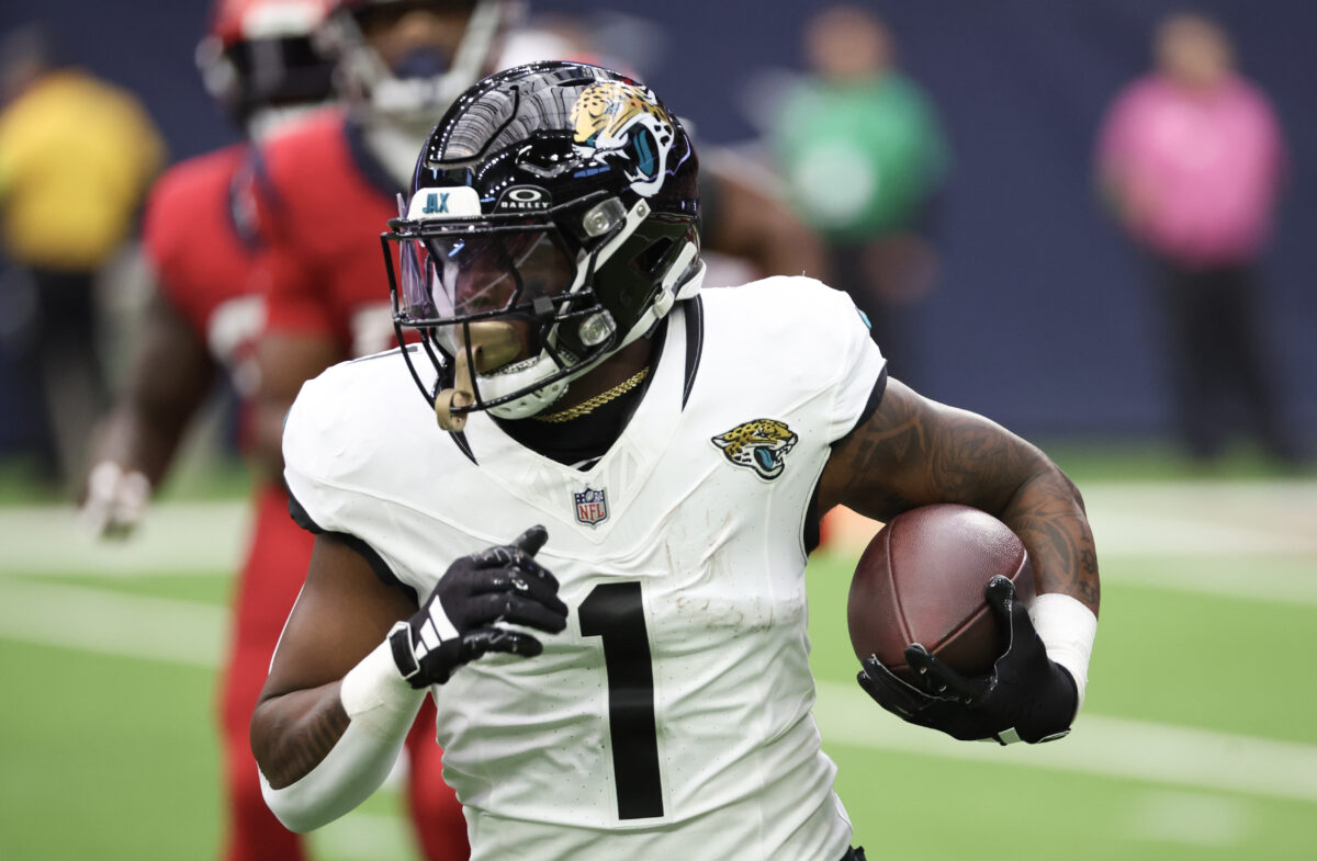 Twitter reacts to wild end of 1st half in Jaguars’ Week 12 vs. Texans