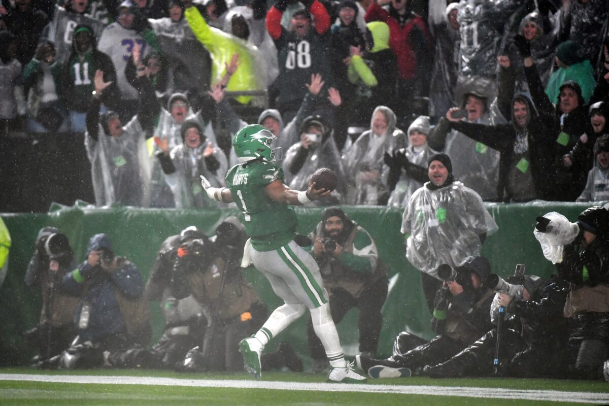Top photos from Eagles 37-34 overtime win vs. the Bills in Week 12