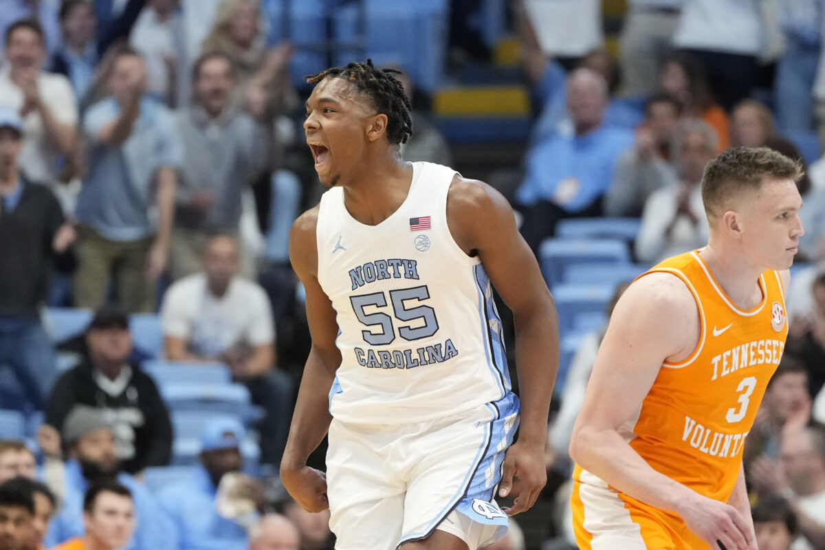 Tar Heels start fast, hold off late push to beat Tennessee