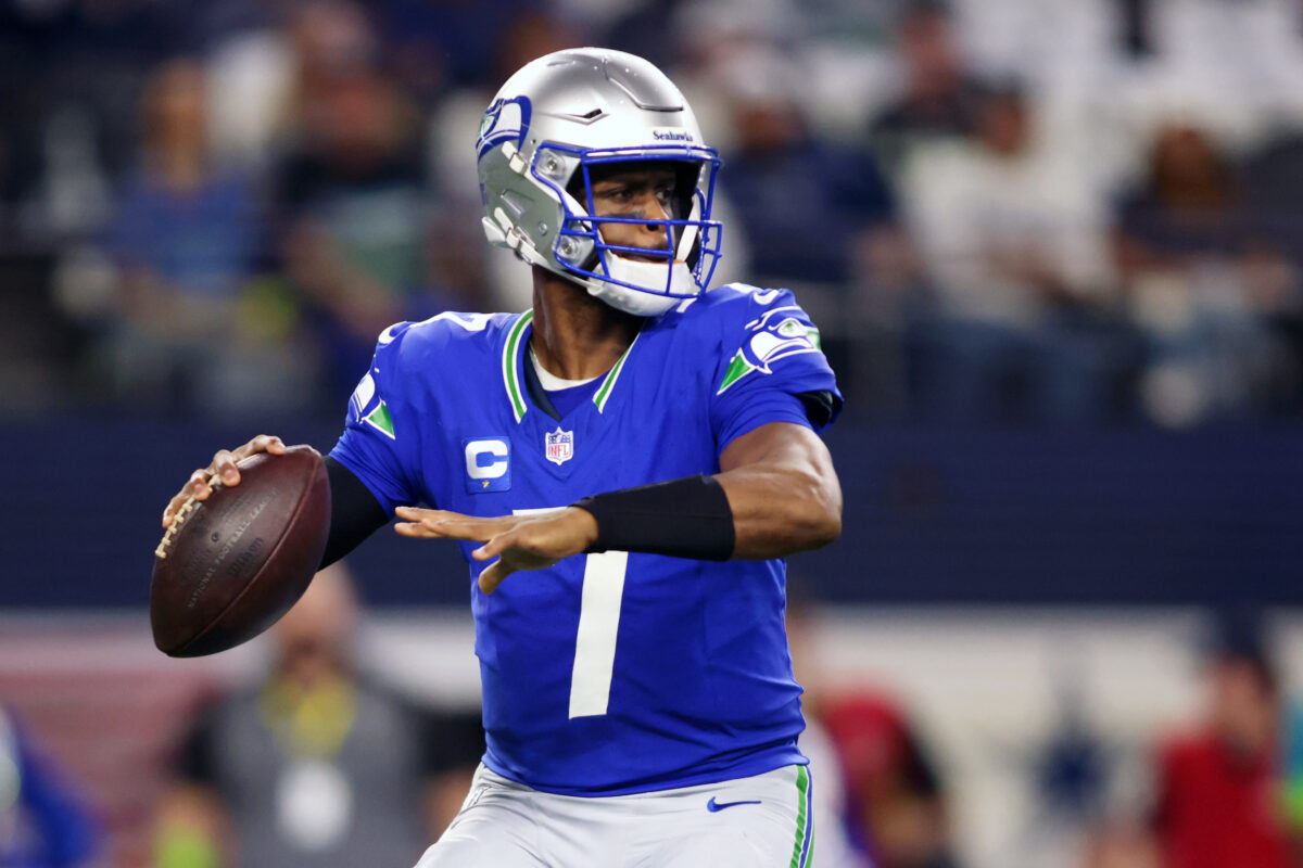 Geno Smith passes for three touchdowns in seven seconds, and the third actually counted