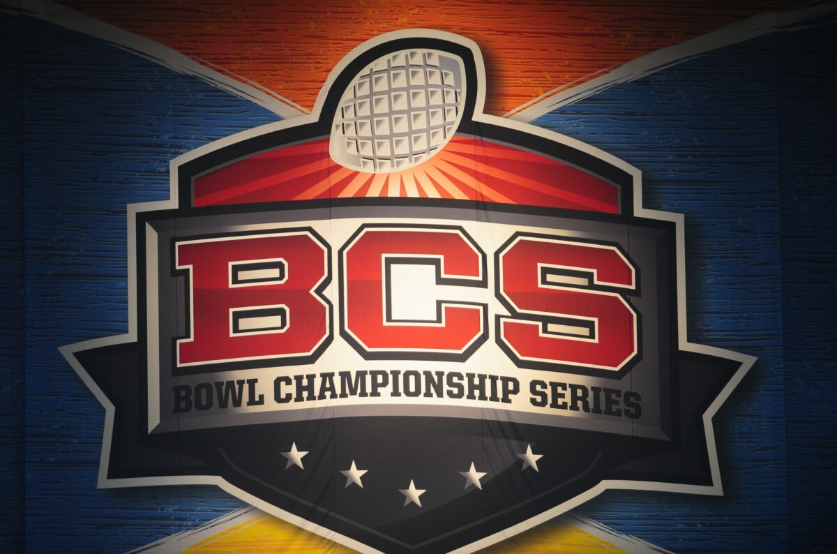 Week 12 comparison of College Football Playoff, BCS simulated top 25 rankings