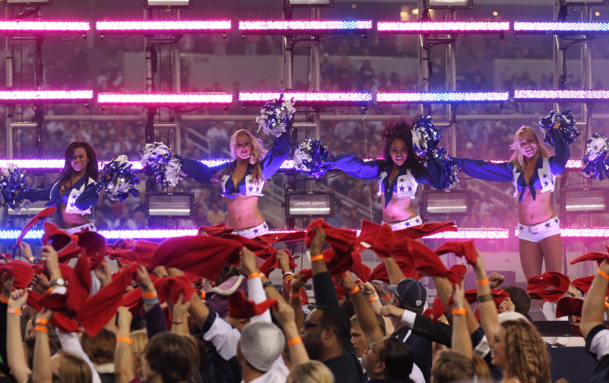 Dallas Cowboys cheerleaders, a Thanksgiving tradition