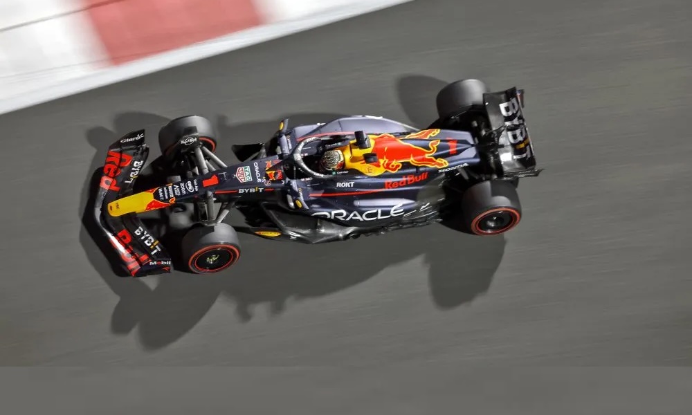 Verstappen rebounds from practice woes to take Abu Dhabi pole