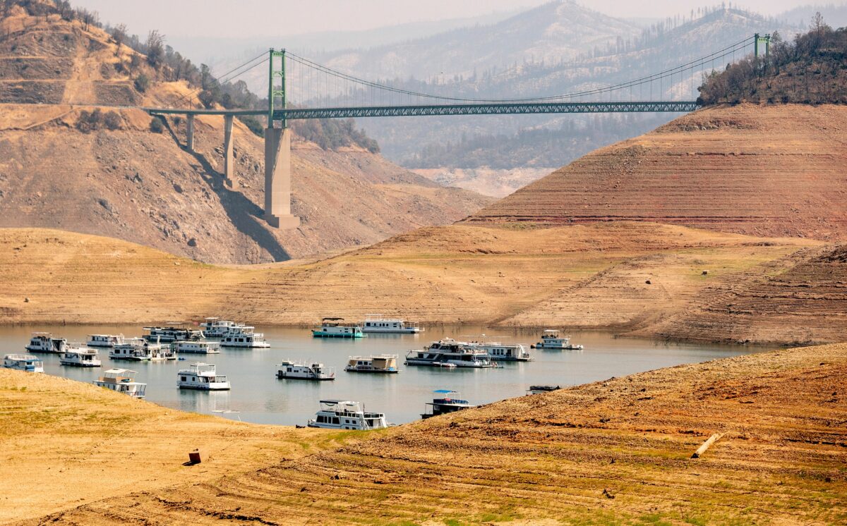‘Drought-free’ California? Lake Oroville highlights shift in amazing before and after images