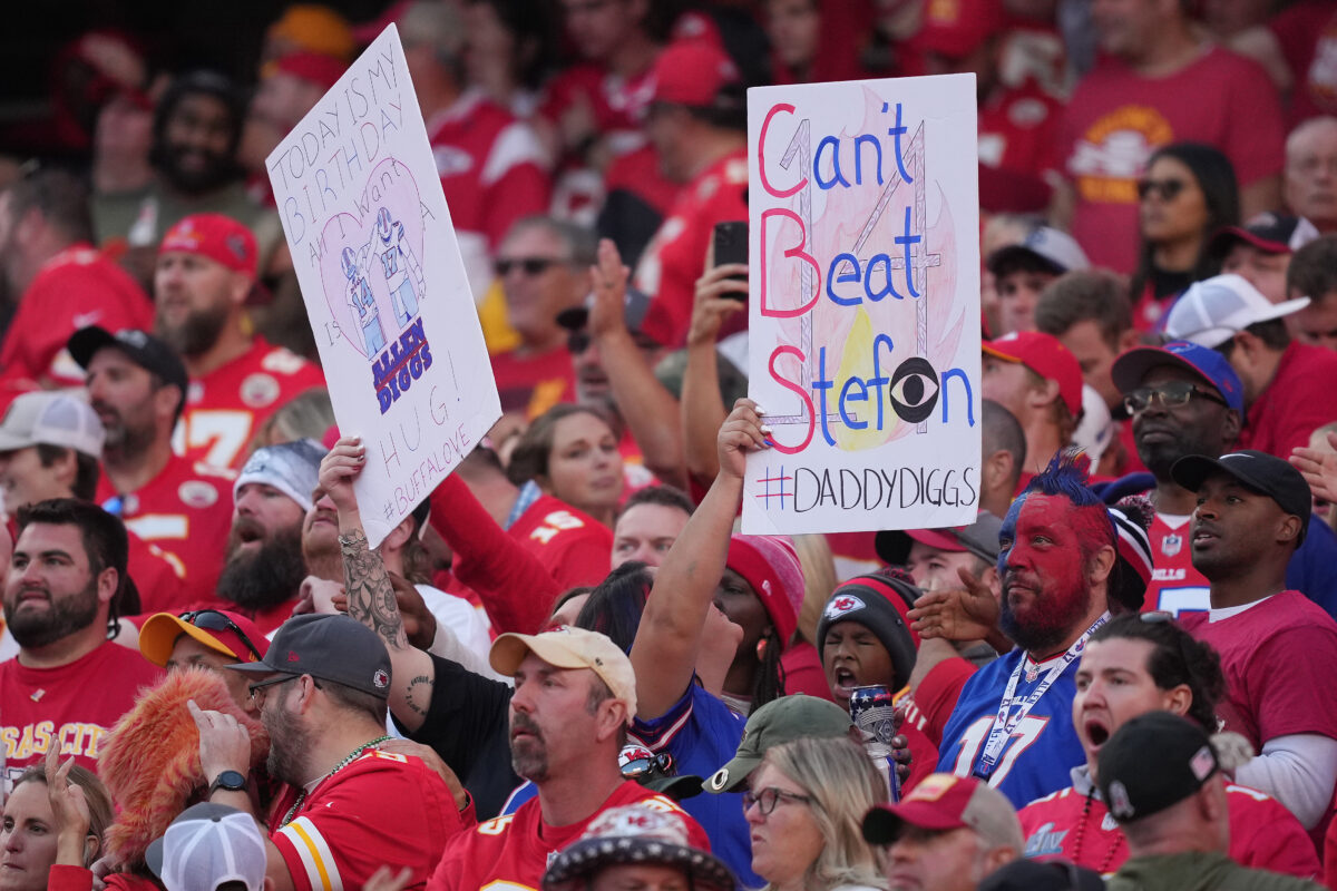 WATCH: Bills Mafia stuck around Arrowhead Stadium to celebrate Chiefs win
