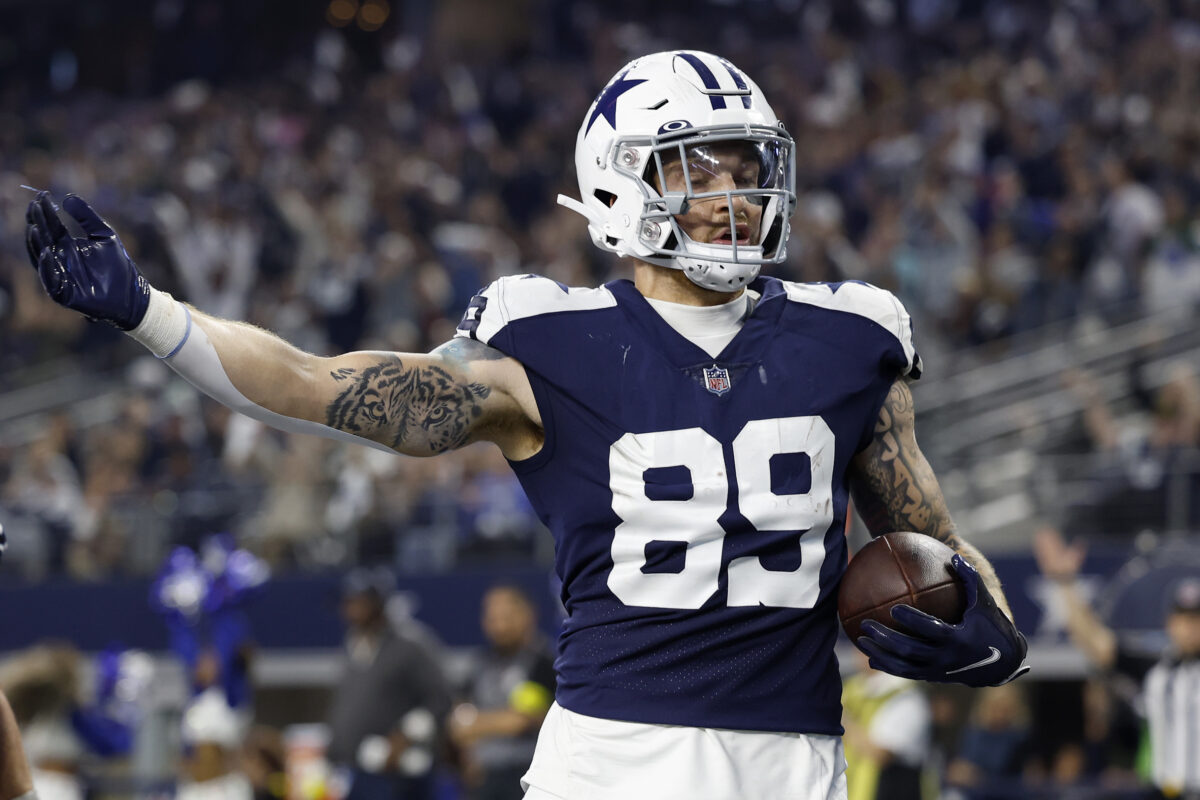 Cowboys activate one tight end, send another to IR