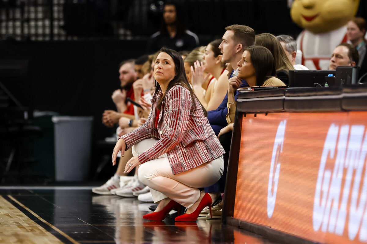 Second quarter slip results in loss over Kansas to women’s basketball