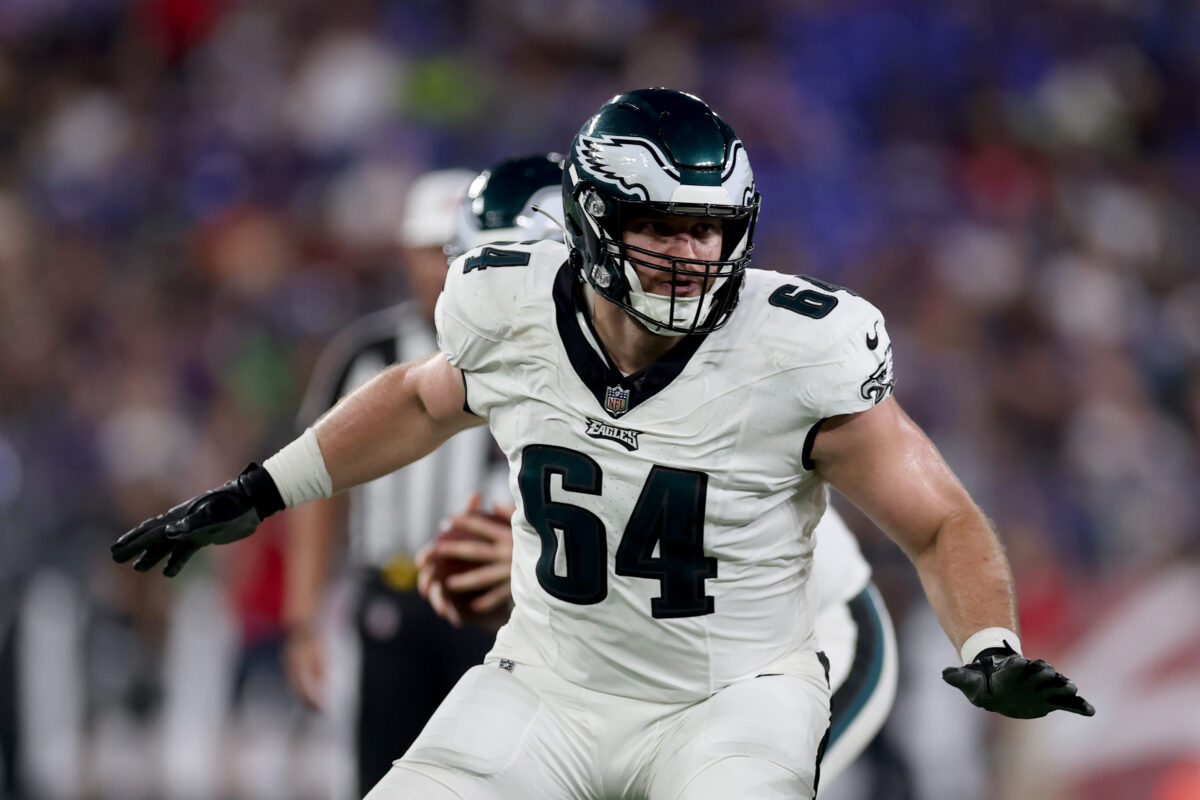 Eagles sign OL Brett Toth to the practice squad, release OL Ross Pierschbacher