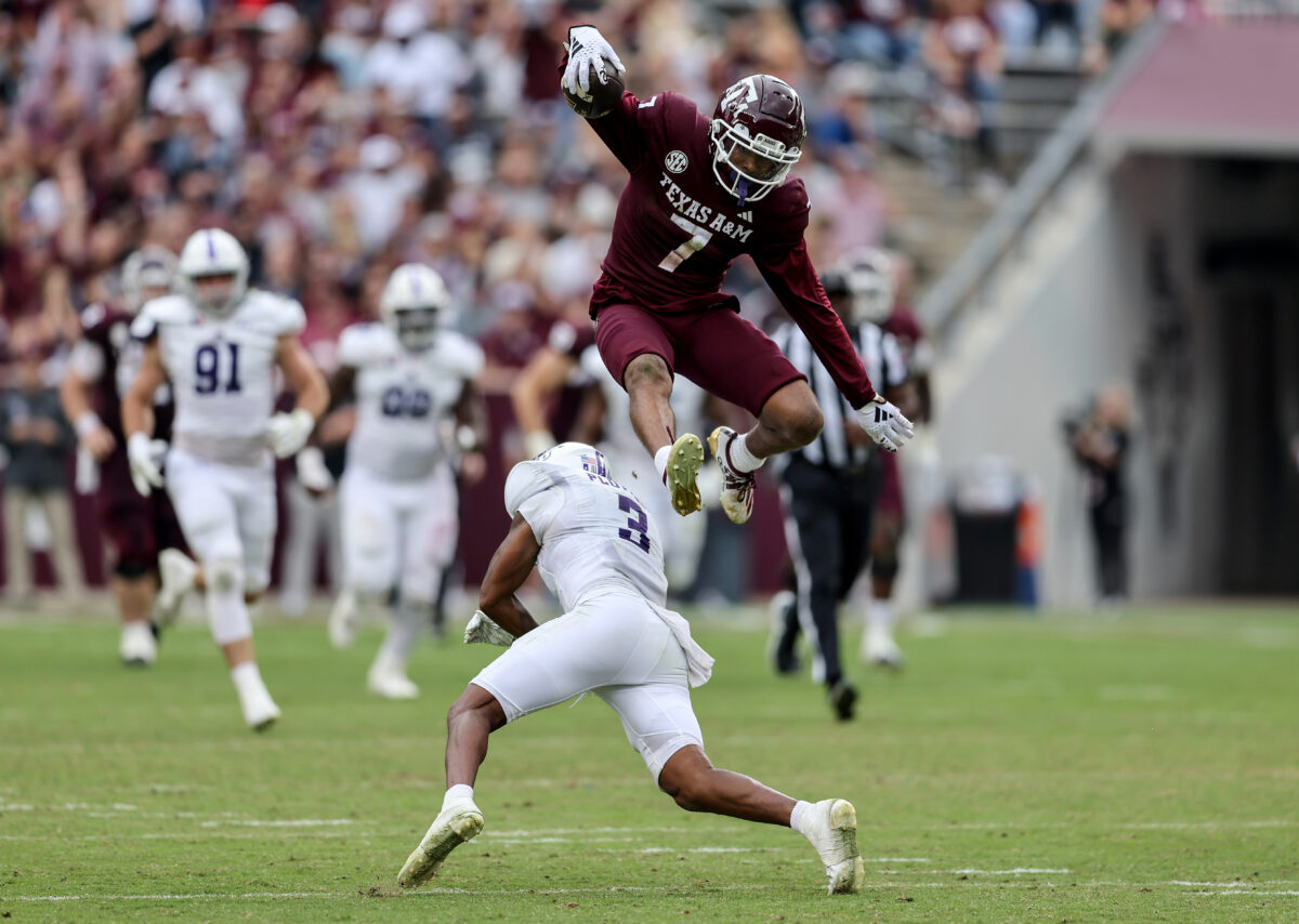 Watch: Texas A&M WR Moose Muhammad III hauls in 1-handed reception during Texas Bowl