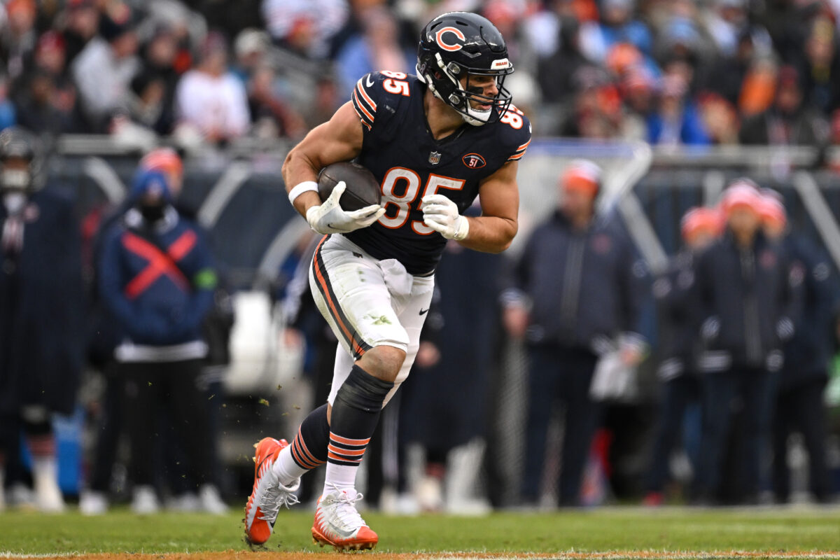 Bears TE Cole Kmet expected to play, RB D’Onta Foreman out vs. Cardinals