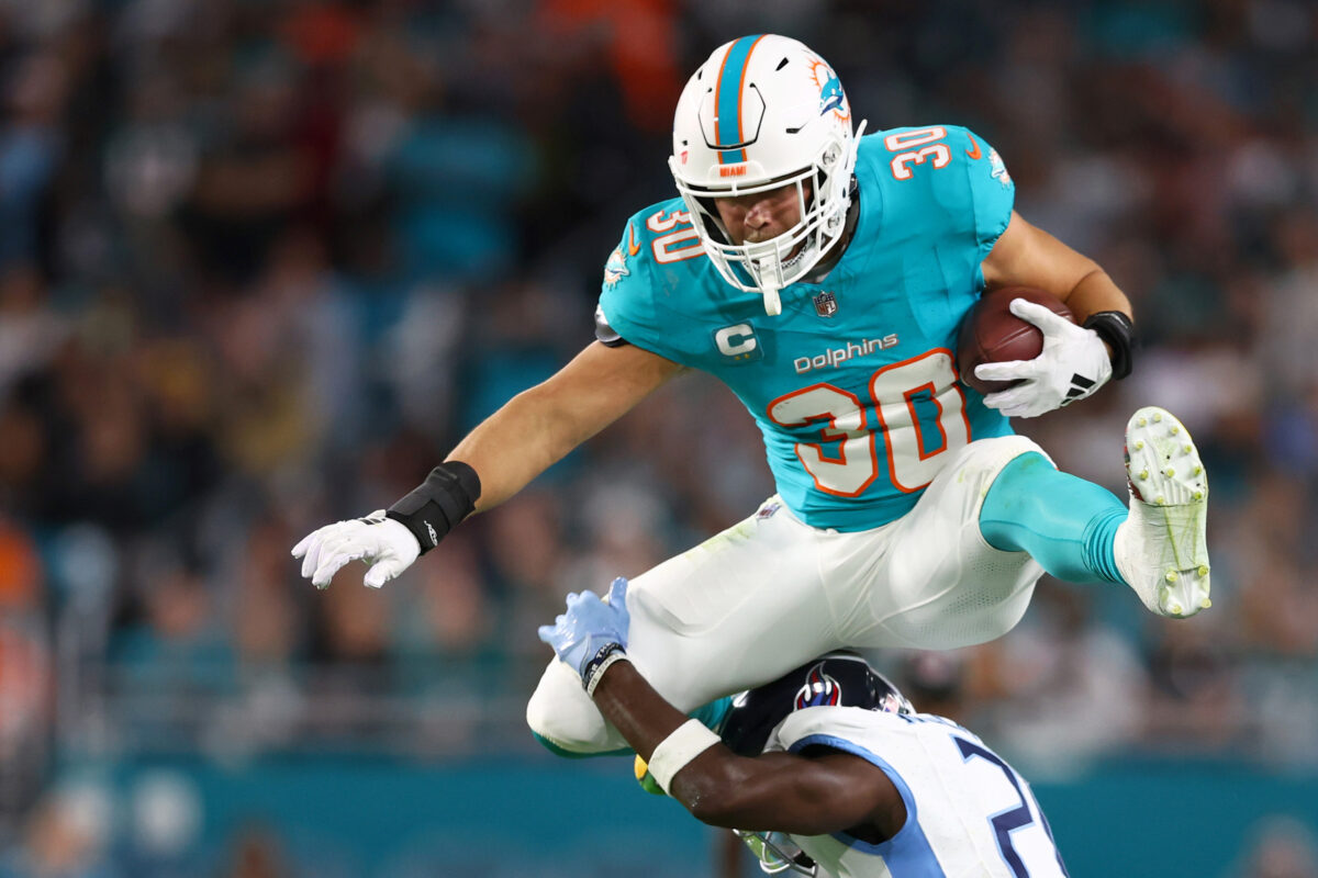 Best photos from Dolphins 28-27 loss to the Titans