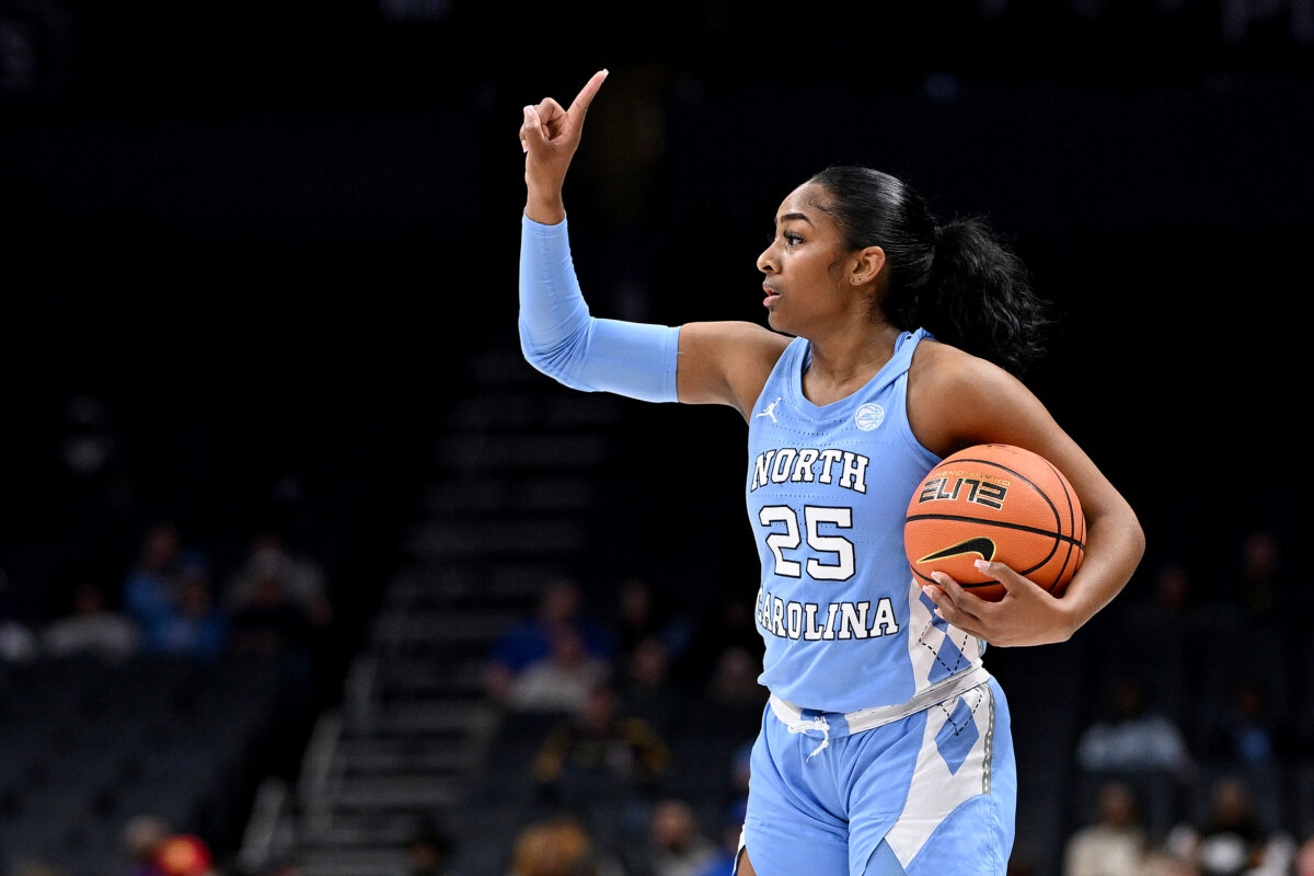 Deja Kelly becomes 25th Tar Heel to reach 1,500 points, helps UNC take down Oklahoma