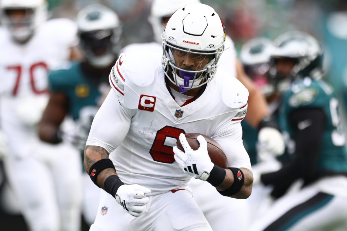 WATCH: James Conner makes one-handed TD grab as Cardinals tie Eagles