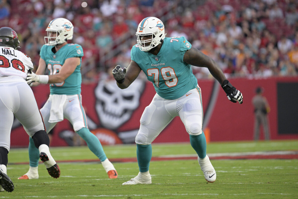 Two former Dolphins sign with XFL teams on Thursday