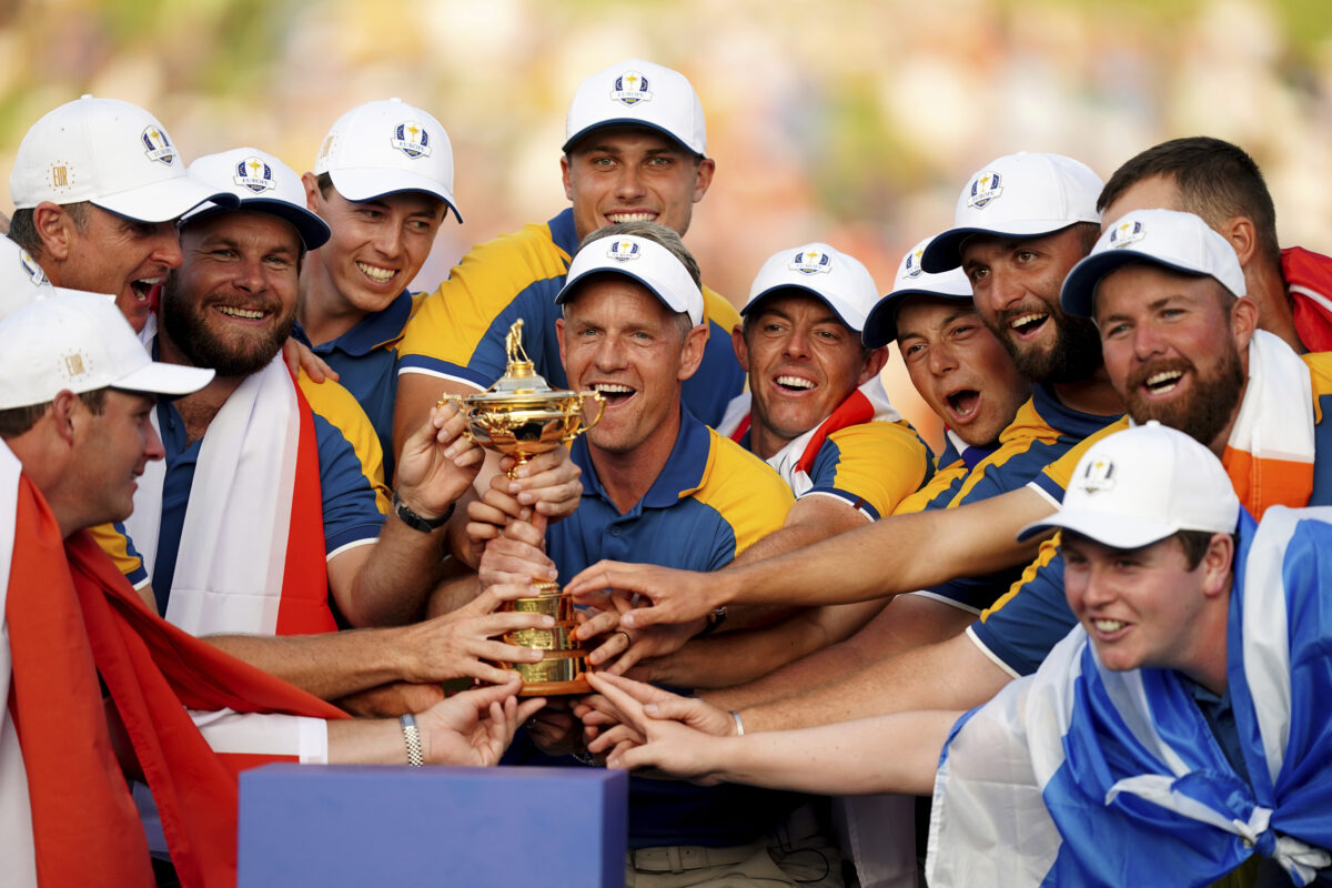 Ryder Cup Europe wishes you all a Merry Christmas (while dunking on Team USA)