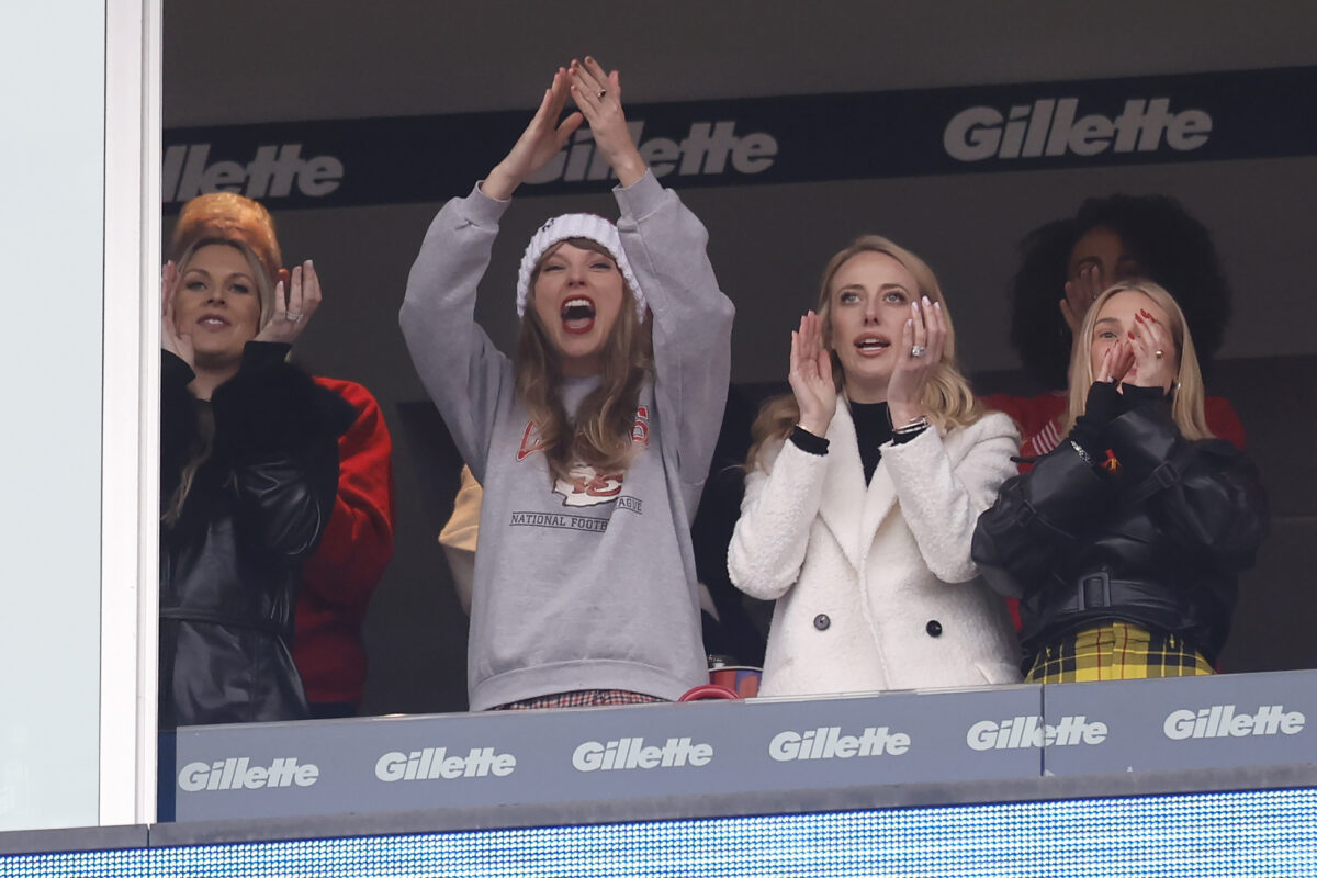 Travis Kelce: Taylor Swift is ‘amazing,’ even if some ‘Brads and Chads’ booed at Chiefs – Patriots