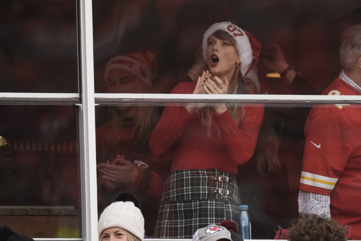 Will Taylor Swift be at Bengals – Chiefs to cheer on Travis Kelce on New Year’s Eve? UPDATE: YES!