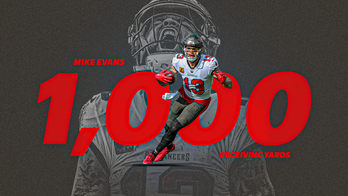 BREAKING: Mike Evans surpasses 1,000 yards for 10th straight season