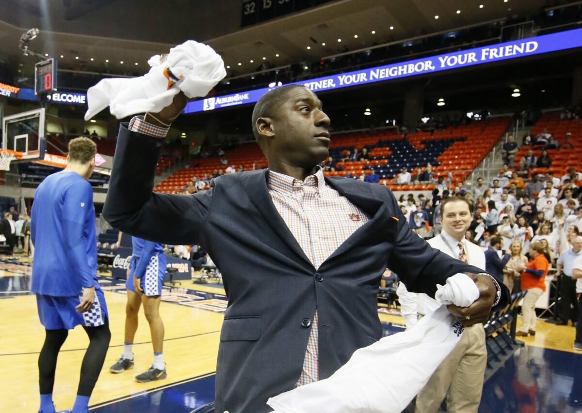 Social media reacts to Tennessee hiring Allen Greene