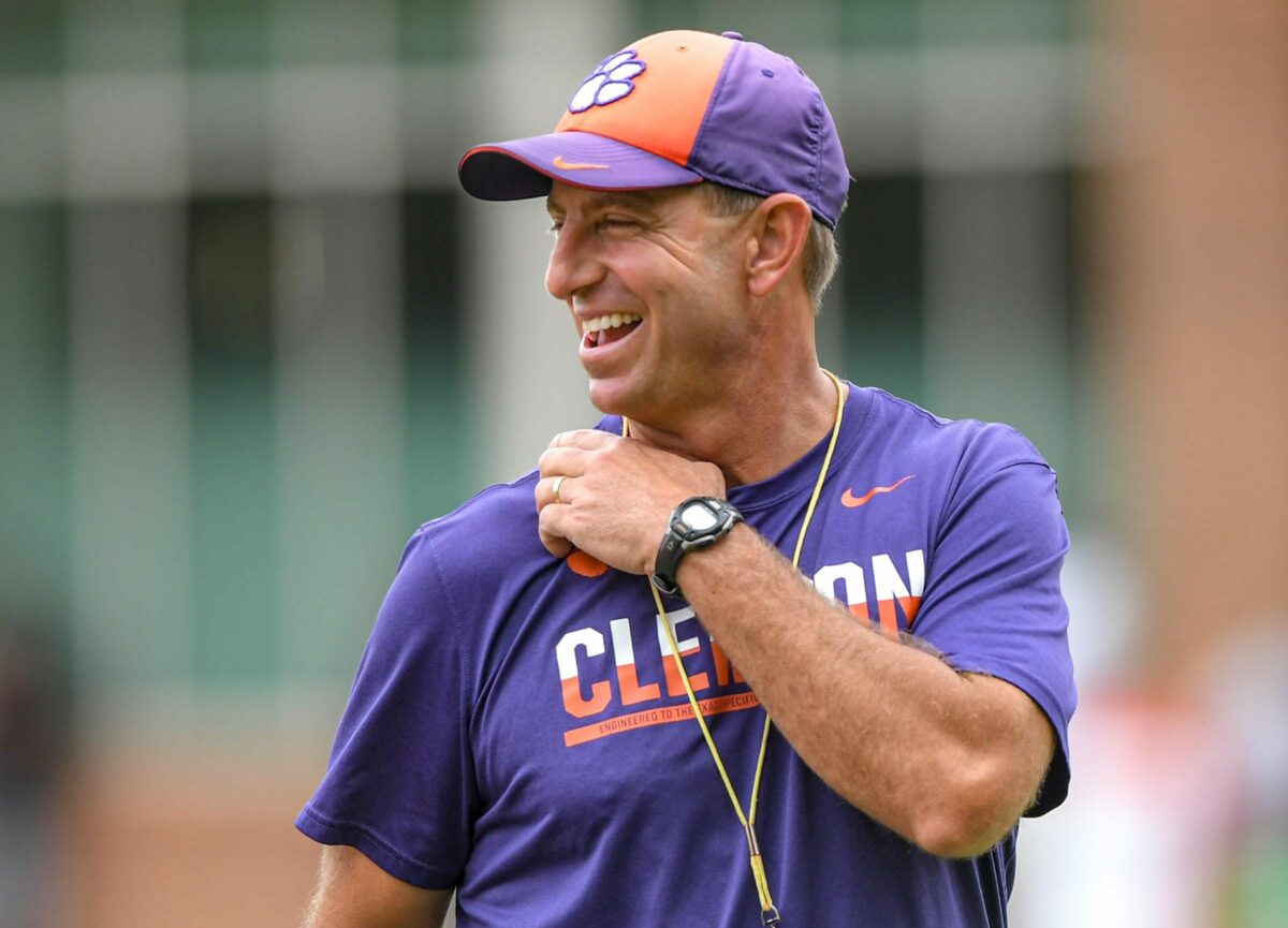 Top candidate emerges for Clemson’s new defensive end coach