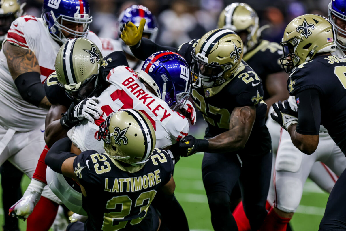 Which team has an edge in the all-time Saints-Giants series history?