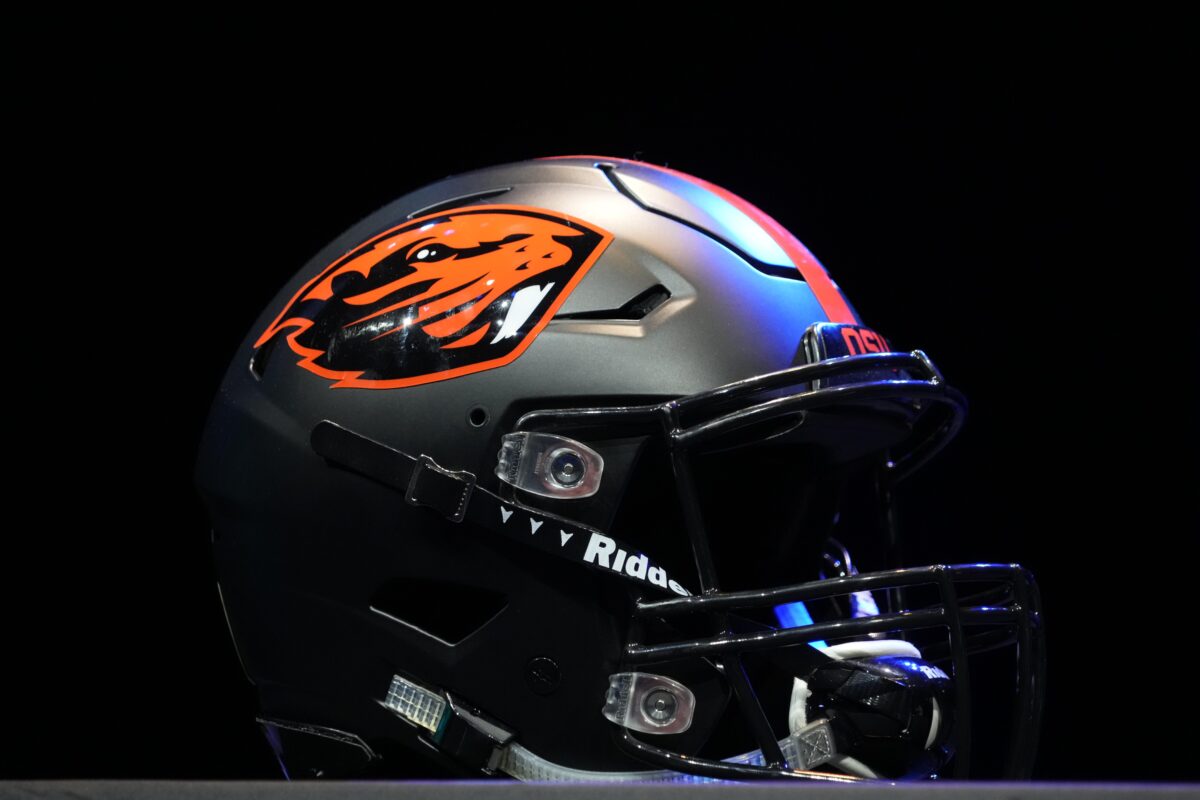 Former Oregon State QB linked to be next Beavers offensive coordinator