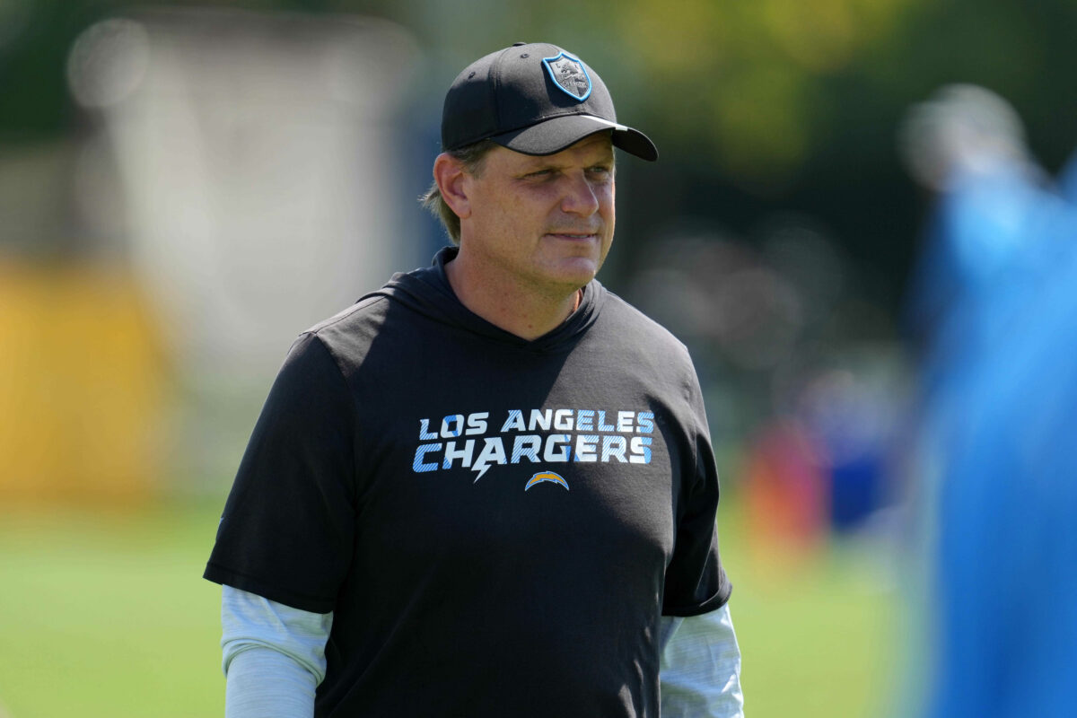Interim HC Giff Smith keeping Chargers focused on finishing strong
