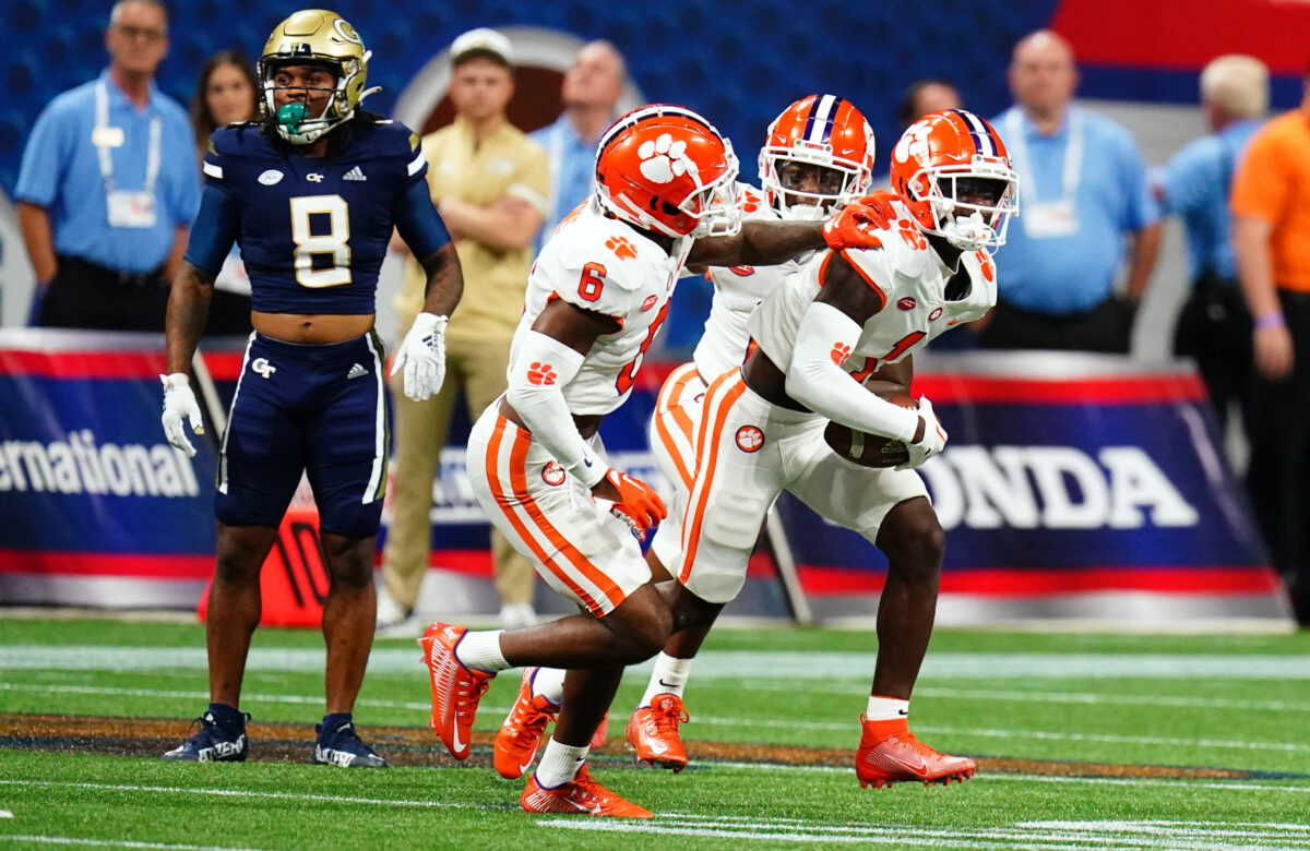 Clemson transfer announces multiple offers from top schools