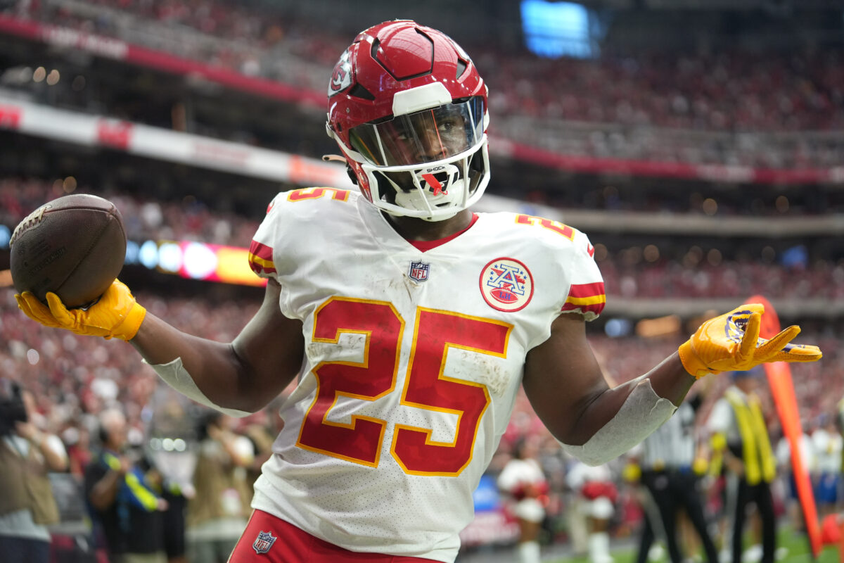 Twitter reacts to Chiefs RB Clyde Edwards-Helaire’s huge gain vs. Patriots