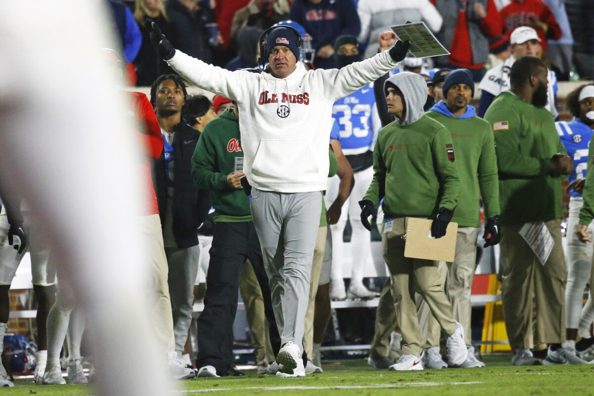Ole Miss head coach Lane Kiffin agrees to extension