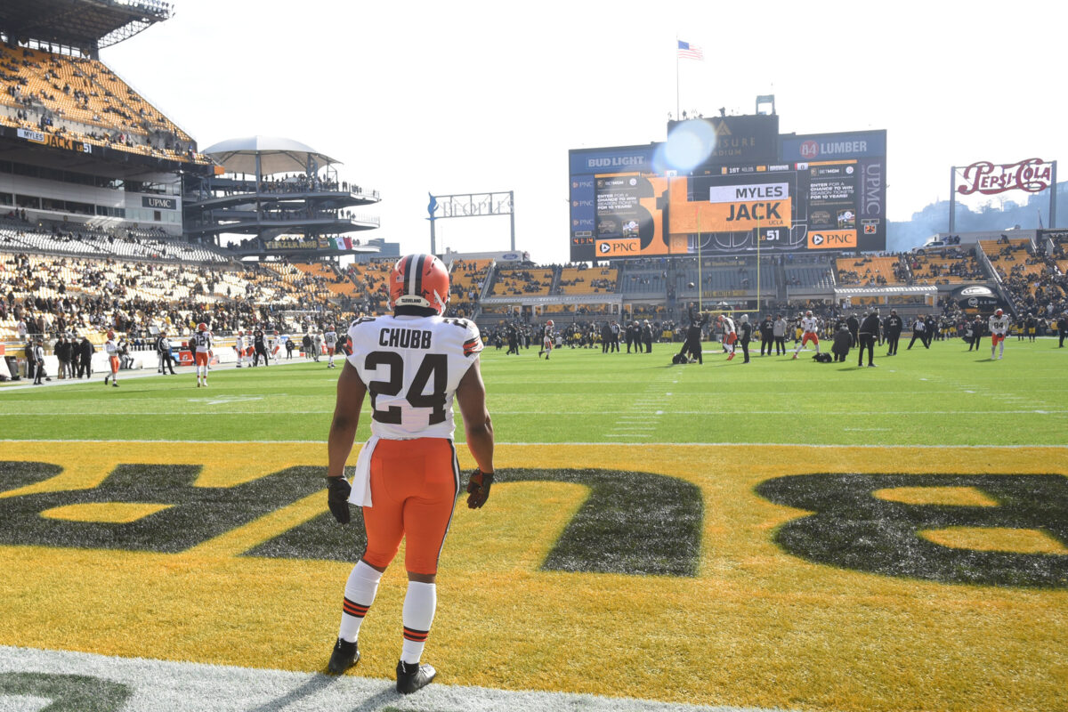 WATCH: Nick Chubb returns in Batman mask as Dawg Pound Captain before Browns vs. Jets