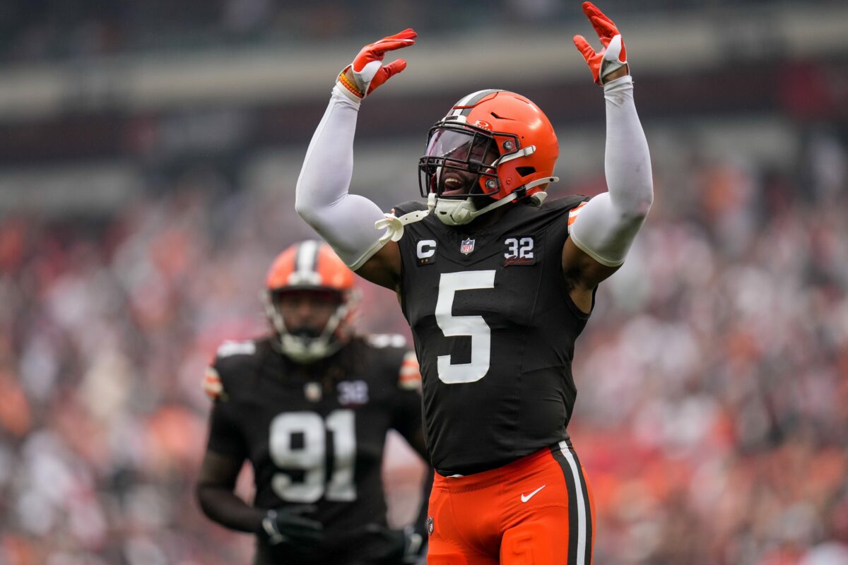Browns LB Anthony Walker Jr. forces teams third turnover of the day