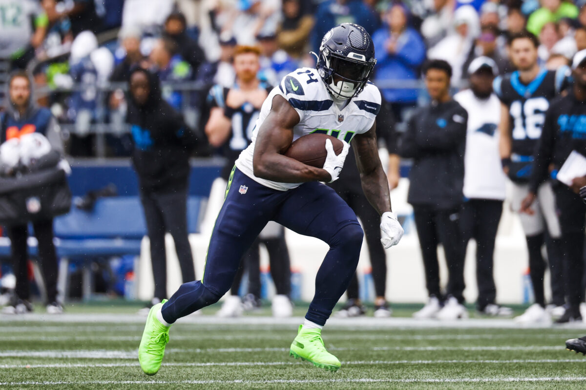 Seahawks wearing white top, blue pants combo vs. 49ers