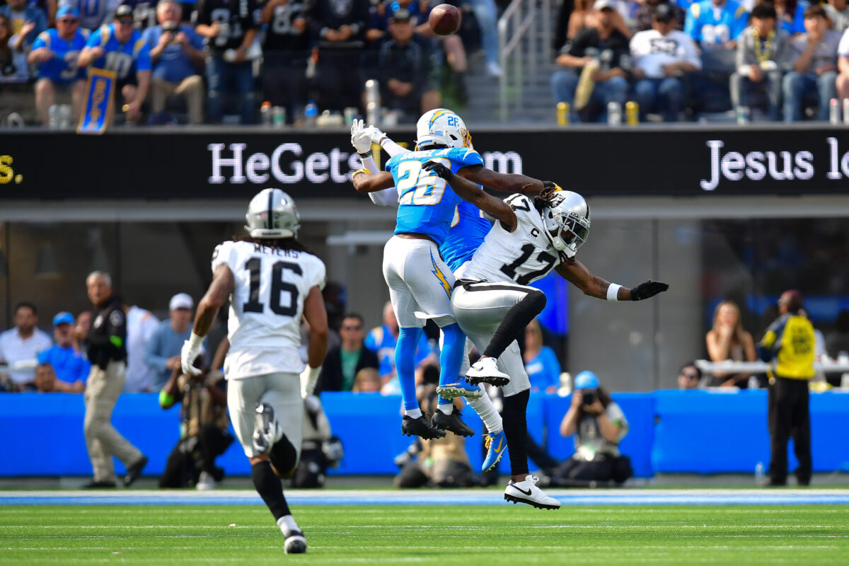 Who wins Week 15 game between Chargers and Raiders?