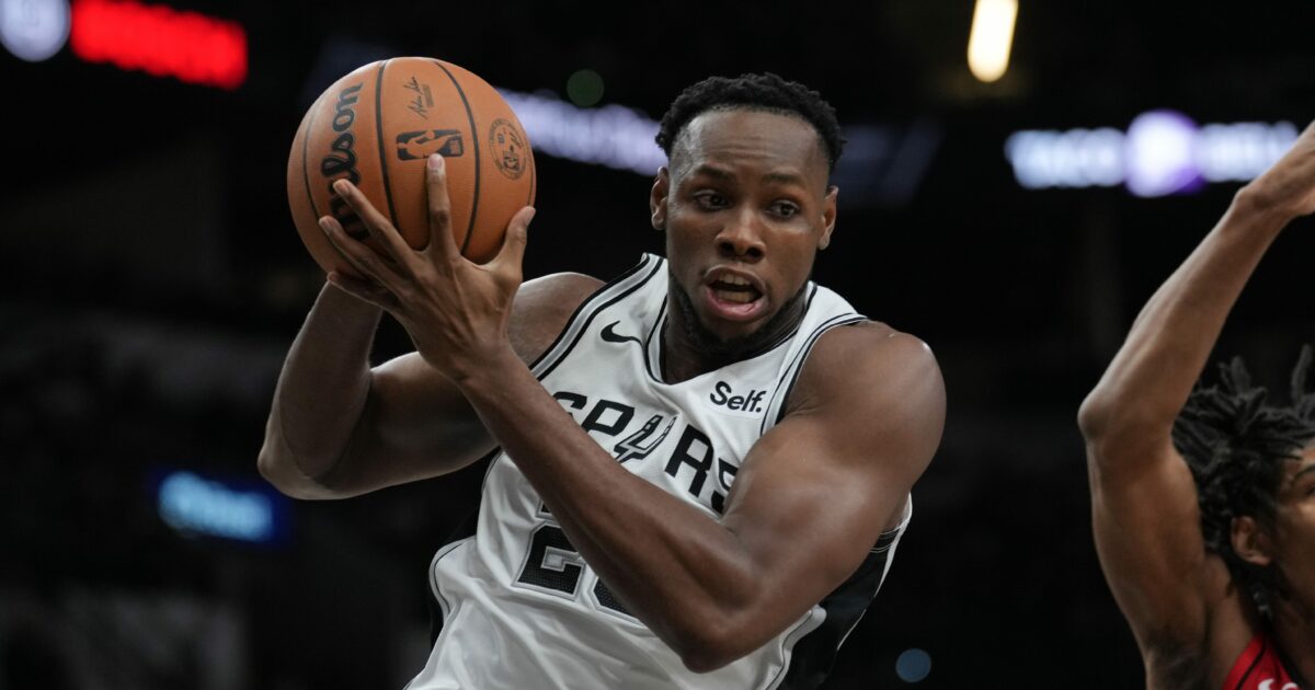 Report: Spurs big man Charles Bassey tears his ACL in G League