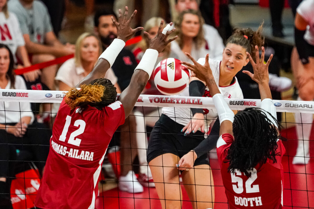 Nebraska volleyball moves on to the Elite Eight with sweep over Georgia Tech